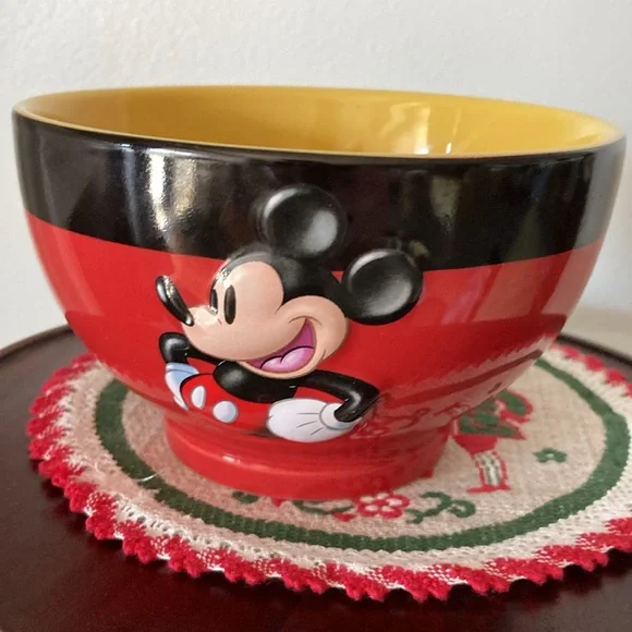 Vintage and rare authentic original Disney Park 3D Mickey Mouse bowl - Picture 2 of 5